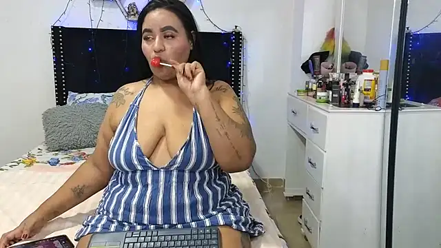 Snapshot of charlotte_077 chatting on 27, 6, 2026 charlotte 077 online show from 27, 6, 2026