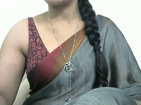 Snapshot of rashmika_reddy chatting on 14, 9, 2025 rashmika reddy online show from 14, 9, 2025