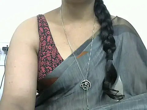 Snapshot of rashmika_reddy chatting on 26, 9, 2025 rashmika reddy online show from 26, 9, 2025