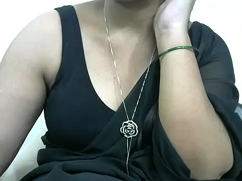 Snapshot of rashmika_reddy chatting on 10, 10, 2025 rashmika reddy online show from 10, 10, 2025