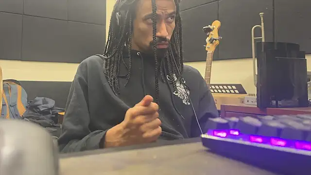 hotcamboy420 online show from 16, 11, 2025