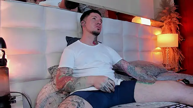 Snapshot of Adam_tatto chatting on 19, 11, 2025 Adam tatto online show from 19, 11, 2025