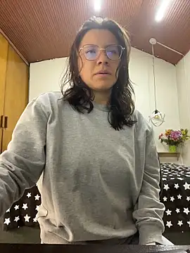 karlamorris  online show from 10, 4, 2026