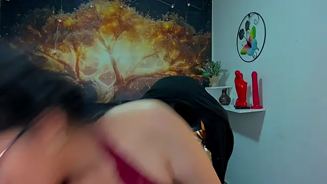 Snapshot of Lust_Mom41 chatting on 15, 12, 2024 Lust Mom41 online show from 15, 12, 2024