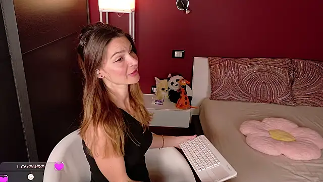 sexy blondegirl online show from 6, 3, 2026