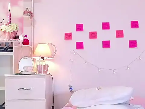 Snapshot of naissha- chatting on 5, 2, 2025 naissha- online show from 5, 2, 2025