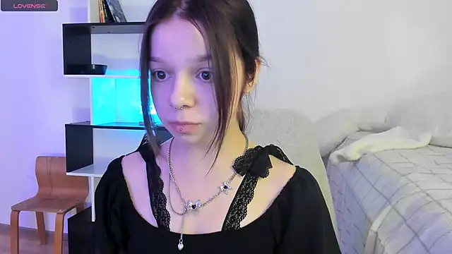 crystal lilith online show from 10, 2, 2025