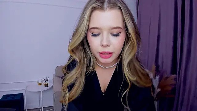 Snapshot of FollowLovee chatting on 22, 2, 2025 FollowLovee online show from 22, 2, 2025