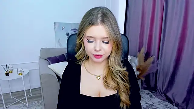 Snapshot of FollowLovee chatting on 1, 3, 2025 FollowLovee online show from 1, 3, 2025