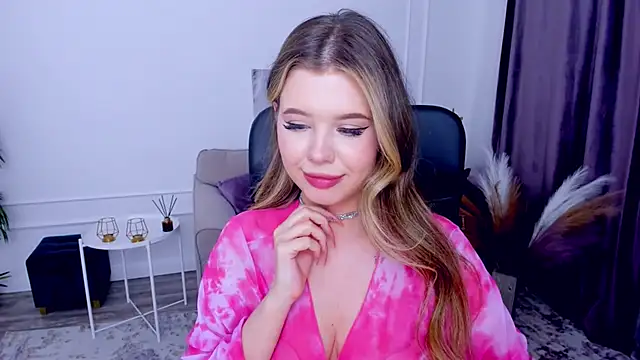 Snapshot of FollowLovee chatting on 13, 3, 2025 FollowLovee online show from 13, 3, 2025