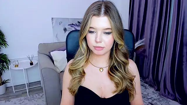 Snapshot of FollowLovee chatting on 16, 3, 2025 FollowLovee online show from 16, 3, 2025