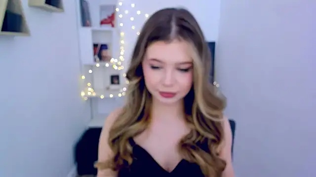 Snapshot of FollowLovee chatting on 19, 3, 2025 FollowLovee online show from 19, 3, 2025