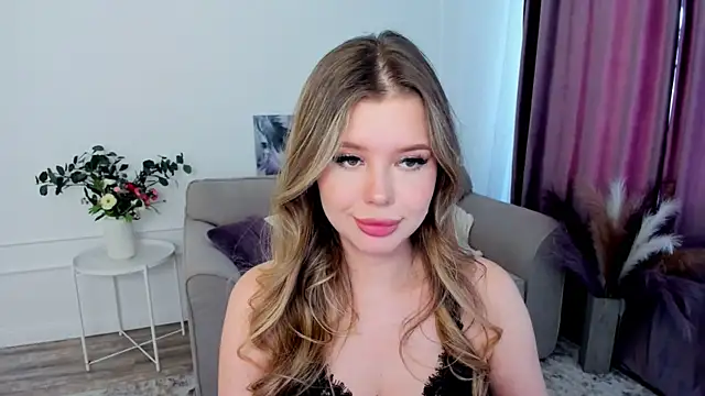 Snapshot of FollowLovee chatting on 25, 9, 2025 FollowLovee online show from 25, 9, 2025