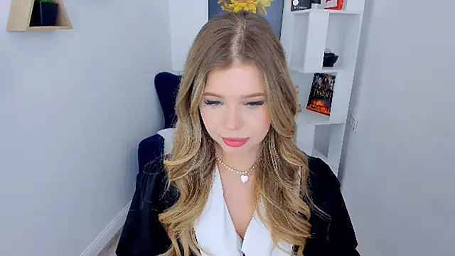 Snapshot of FollowLovee chatting on 26, 9, 2025 FollowLovee online show from 26, 9, 2025