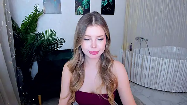 Snapshot of FollowLovee chatting on 7, 10, 2025 FollowLovee online show from 7, 10, 2025