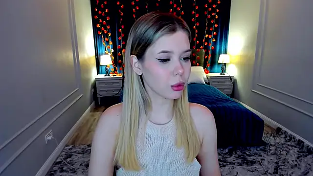 Snapshot of FollowLovee chatting on 16, 11, 2025 FollowLovee online show from 16, 11, 2025