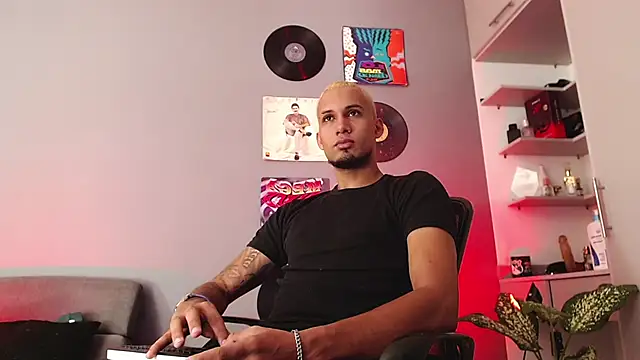 MagnusFrost online show from 14, 1, 2025