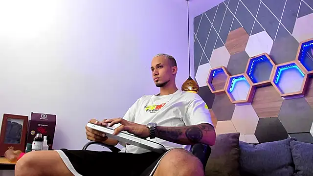 MagnusFrost online show from 29, 1, 2025