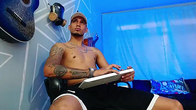 MagnusFrost online show from 8, 2, 2025