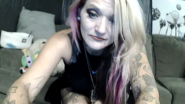 Candalicious online show from 27, 11, 2025