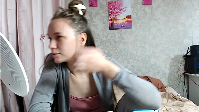 Snapshot of leila_bambi_ chatting on 23, 10, 2025 leila bambi online show from 23, 10, 2025