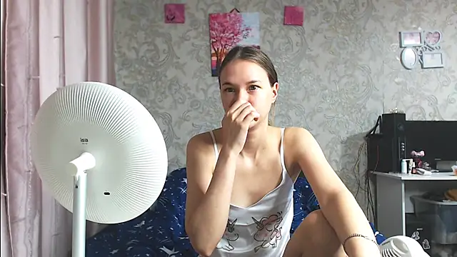 Snapshot of leila_bambi_ chatting on 2, 11, 2025 leila bambi online show from 2, 11, 2025