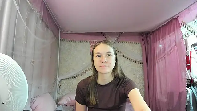 leila bambi  online show from 1, 4, 2026