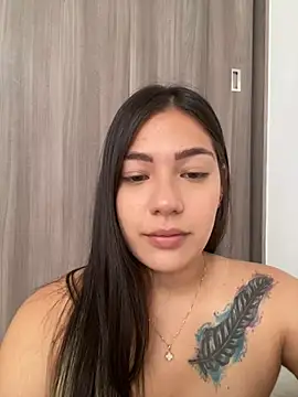 Latina vanessa online show from 30, 12, 2024