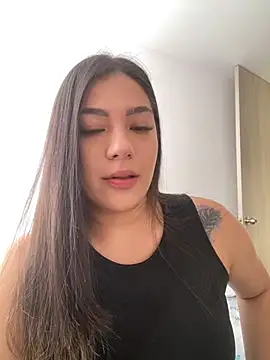 Latina vanessa online show from 24, 1, 2025