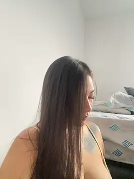 Latina vanessa online show from 8, 10, 2025