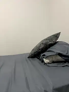 Latina vanessa online show from 12, 11, 2025