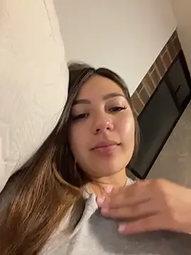 Latina vanessa online show from 10, 6, 2026