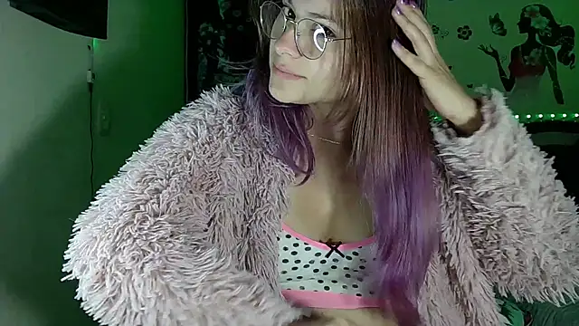 Snapshot of Elith_20 chatting on 13, 10, 2025 Elith 20 online show from 13, 10, 2025