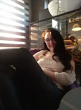 Snapshot of CamilleDesire chatting on 10, 3, 2025 CamilleDesire online show from 10, 3, 2025
