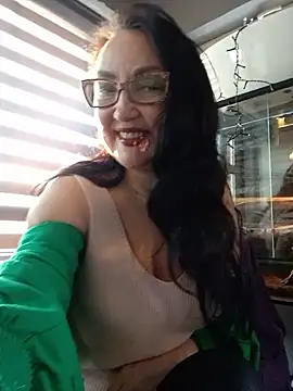 Snapshot of CamilleDesire chatting on 15, 3, 2025 CamilleDesire online show from 15, 3, 2025