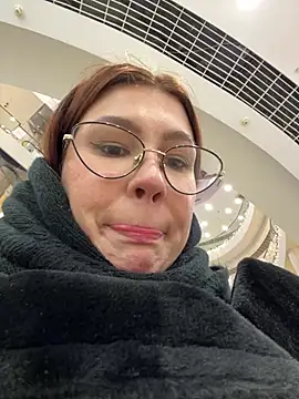 Snapshot of RinaCat chatting on 17, 12, 2024 RinaCat online show from 17, 12, 2024