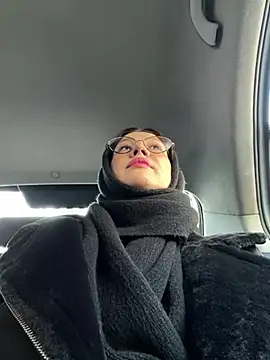 Snapshot of RinaCat chatting on 23, 12, 2024 RinaCat online show from 23, 12, 2024