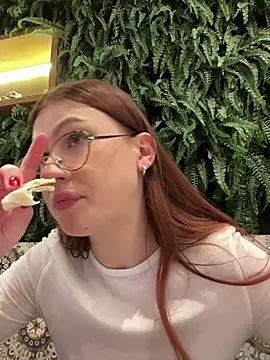 Snapshot of RinaCat chatting on 27, 12, 2024 RinaCat online show from 27, 12, 2024