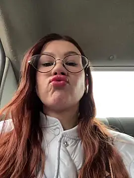 Snapshot of RinaCat chatting on 4, 1, 2025 RinaCat online show from 4, 1, 2025