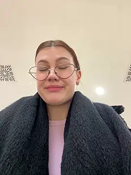 Snapshot of RinaCat chatting on 6, 1, 2025 RinaCat online show from 6, 1, 2025