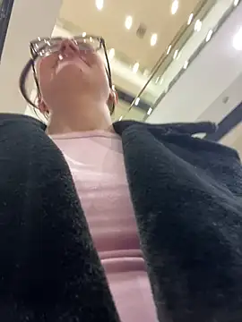 Snapshot of RinaCat chatting on 17, 3, 2025 RinaCat online show from 17, 3, 2025