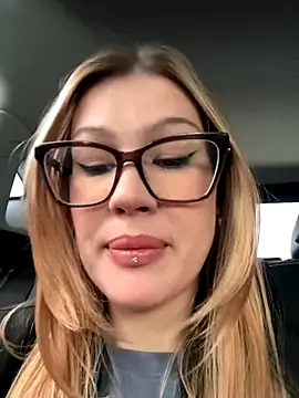 Snapshot of RinaCat chatting on 12, 9, 2025 RinaCat online show from 12, 9, 2025