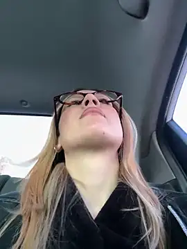 Snapshot of RinaCat chatting on 18, 10, 2025 RinaCat online show from 18, 10, 2025