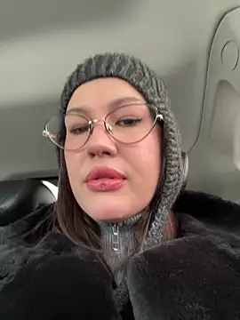 Snapshot of RinaCat chatting on 28, 11, 2025 RinaCat online show from 28, 11, 2025