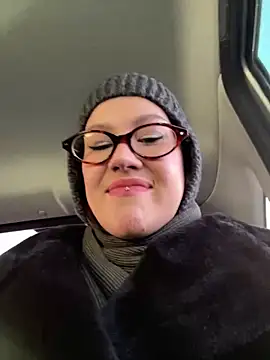 Snapshot of RinaCat chatting on 30, 11, 2025 RinaCat online show from 30, 11, 2025