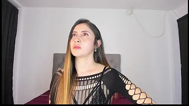 Nicol Swift  online show from 7, 2, 2025