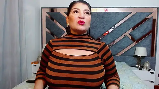 Snapshot of KarlaTesg chatting on 6, 3, 2025 KarlaTesg online show from 6, 3, 2025