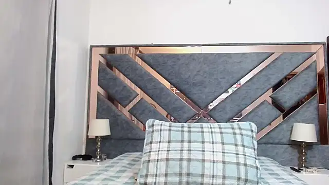 Snapshot of KarlaTesg chatting on 9, 11, 2025 KarlaTesg online show from 9, 11, 2025