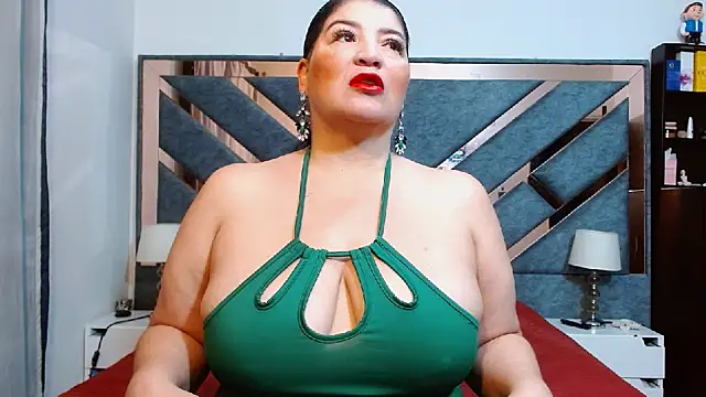 Snapshot of KarlaTesg chatting on 26, 11, 2025 KarlaTesg online show from 26, 11, 2025