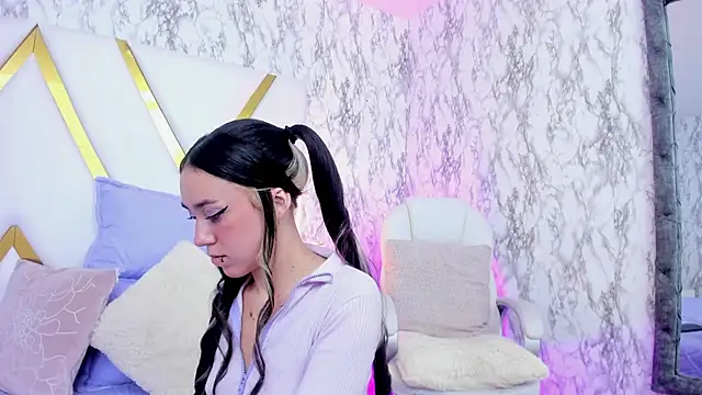 Snapshot of Athziry_ chatting on 5, 2, 2025 Athziry online show from 5, 2, 2025